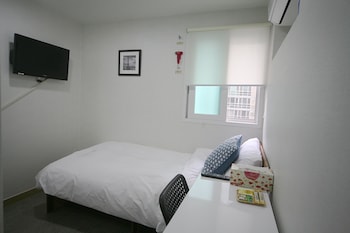 OASIS HOSTEL