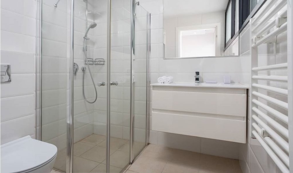 RADIANT 3BR IN RUPPIN BY HOLYGUEST