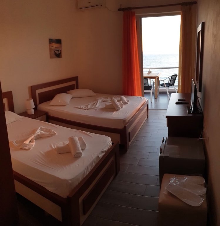 GOLDEN HOTEL