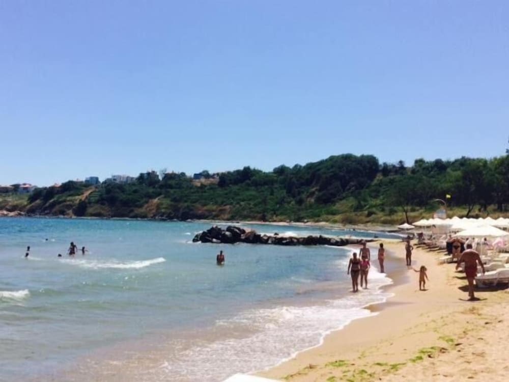 SUNNY APARTMENT IN BURGAS