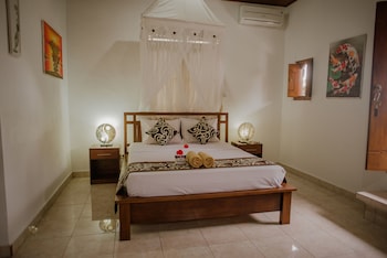 ARTHA DEWATA HOME STAY