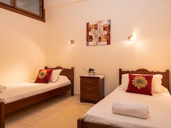 XRISTINA'S APARTMENTS