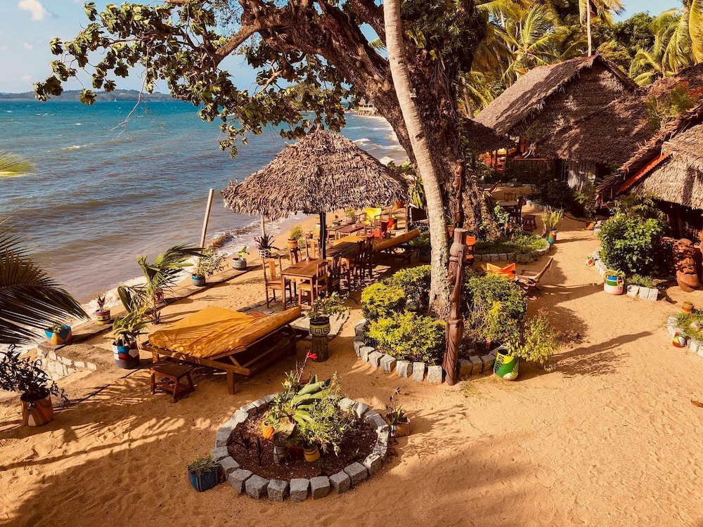 FLORALY KOMBA HOTEL