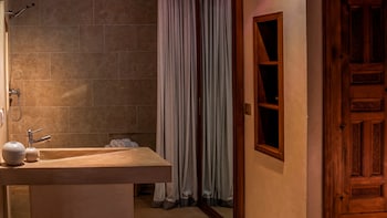 KARAWAN RIAD