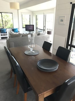 ONEROA ESCAPE WAIHEKE