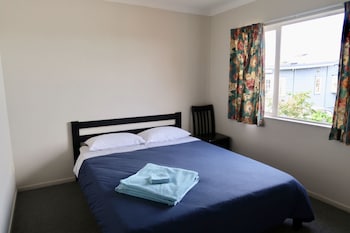 ARENT - SERVICED HOUSE - 82A RICHARDSON ROAD