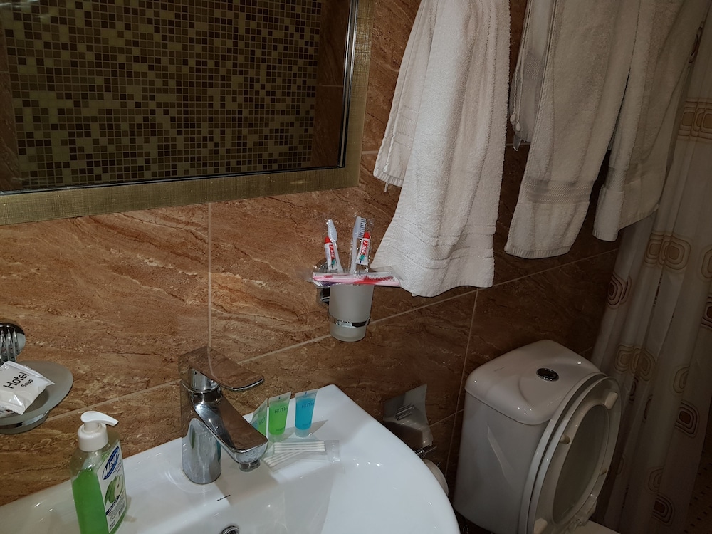 PRIME HOTEL & HOSTEL