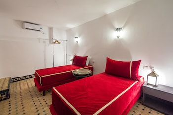 RIAD DAR ILINE