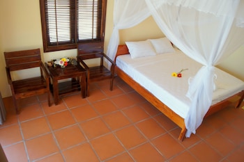 GOLD SAND BEACH BUNGALOW