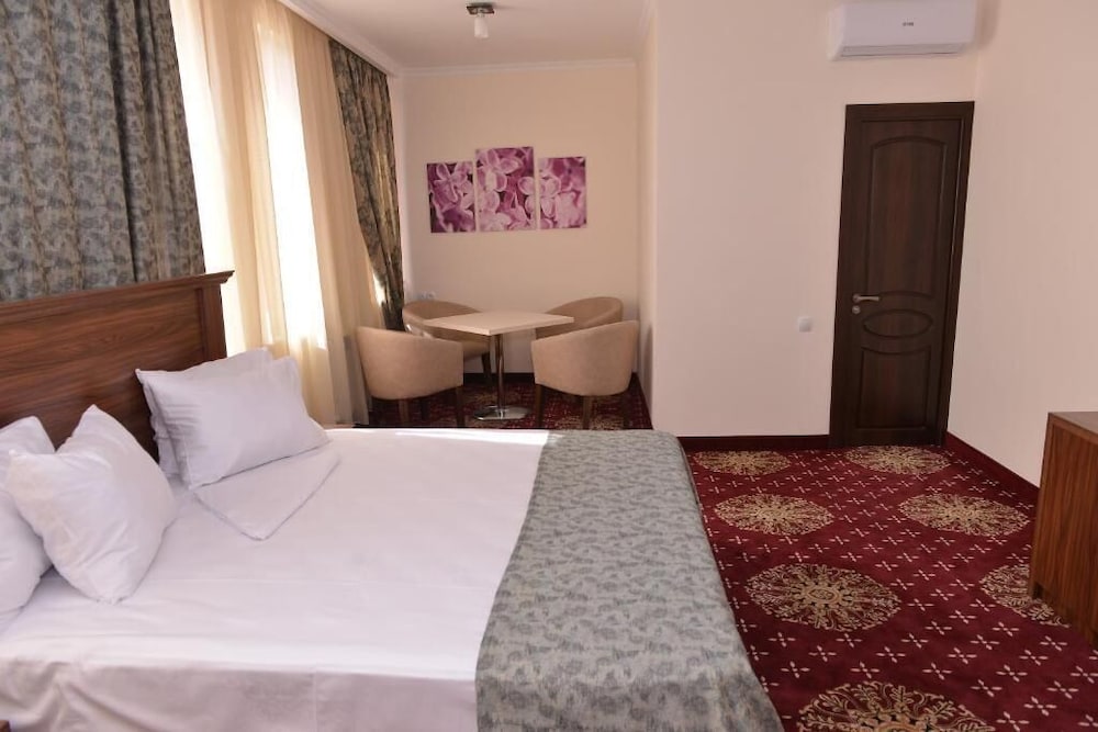 GEORGIA HOTEL