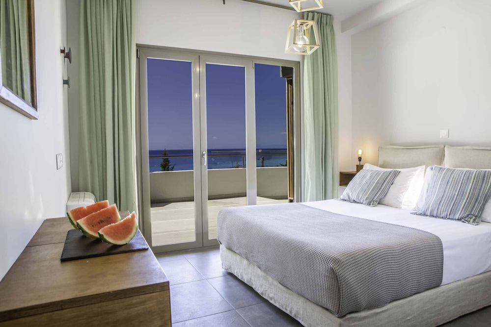 VILLA LEFKI