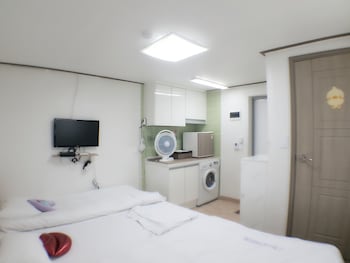 MYEONGDONG GUESTHOUSE