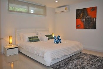 COCONUT BAY CLUB SUITE 201