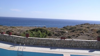 NICOLAS APARTMENTS