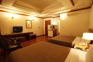 HOTEL QUEEN AIRPORT