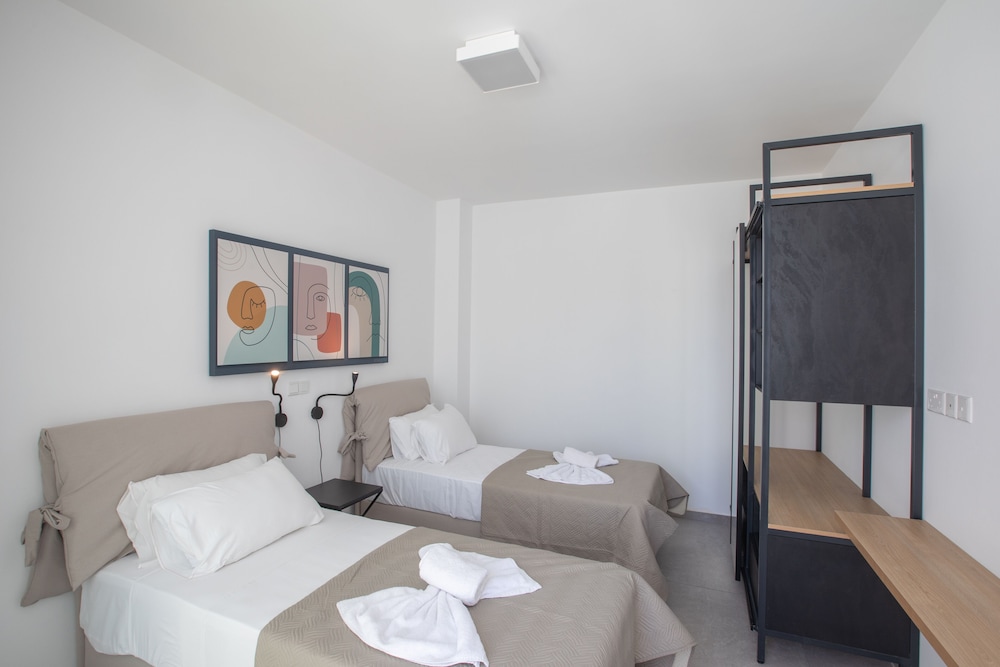 AYIA NAPA KUBE VILLA KB4, AYIA NAPA CENTER