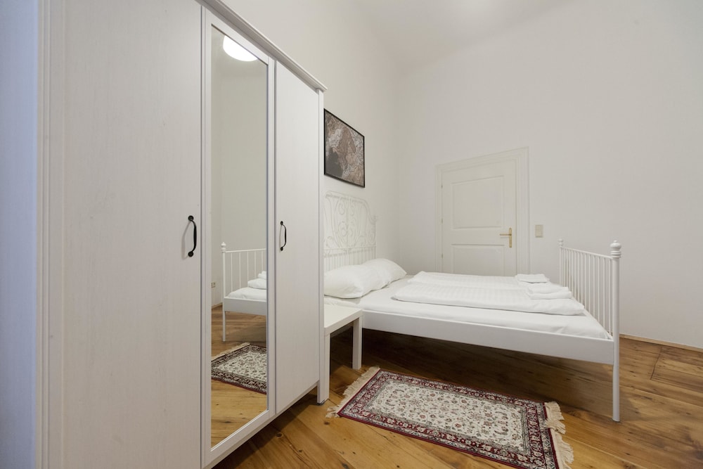 HEART OF VIENNA HOME