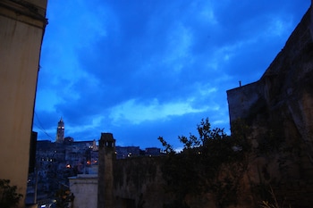 LA CORTE DEGLI AGOSTINIANI