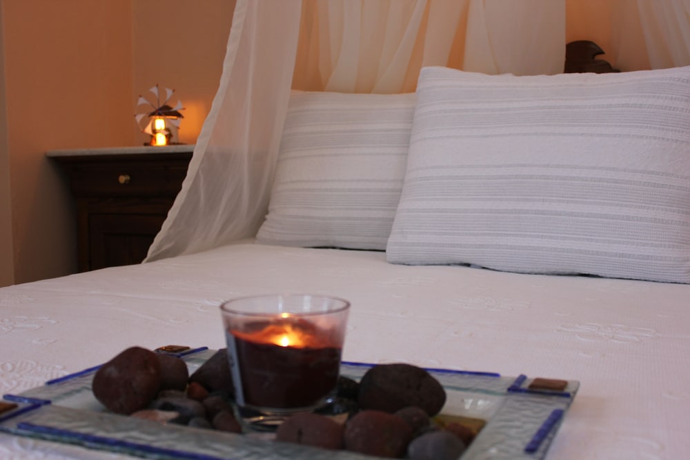 VRACHIA STUDIOS AND APARTMENTS