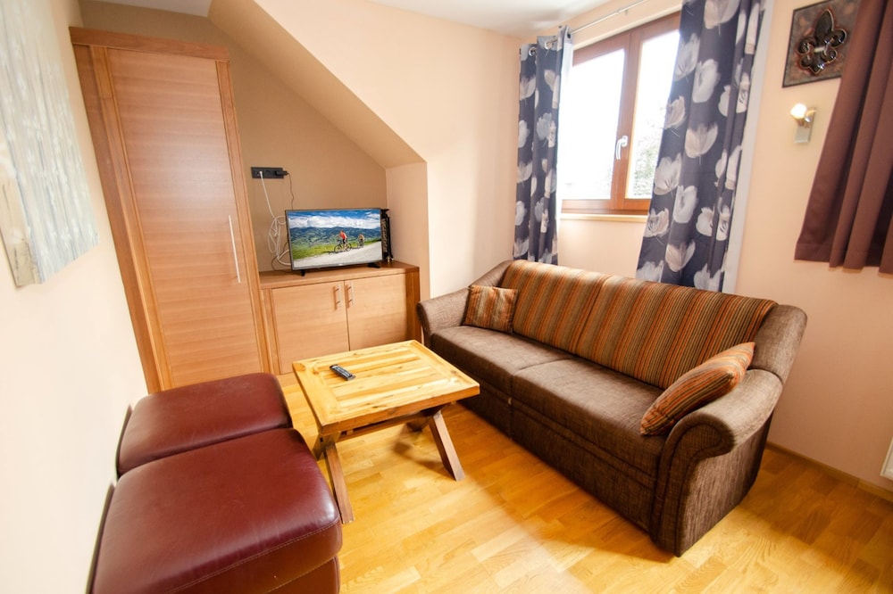 POST RESIDENCE APARTMENTS