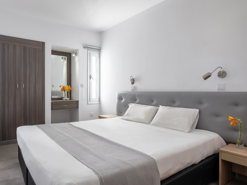 SANDERS RIO GARDENS - PRECIOUS 1-BEDROOM APARTMENT WITH SHARED POOL AND BALCONY