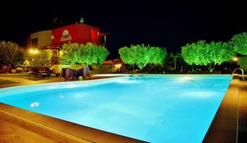 SUNDAY SUMMER RESORT