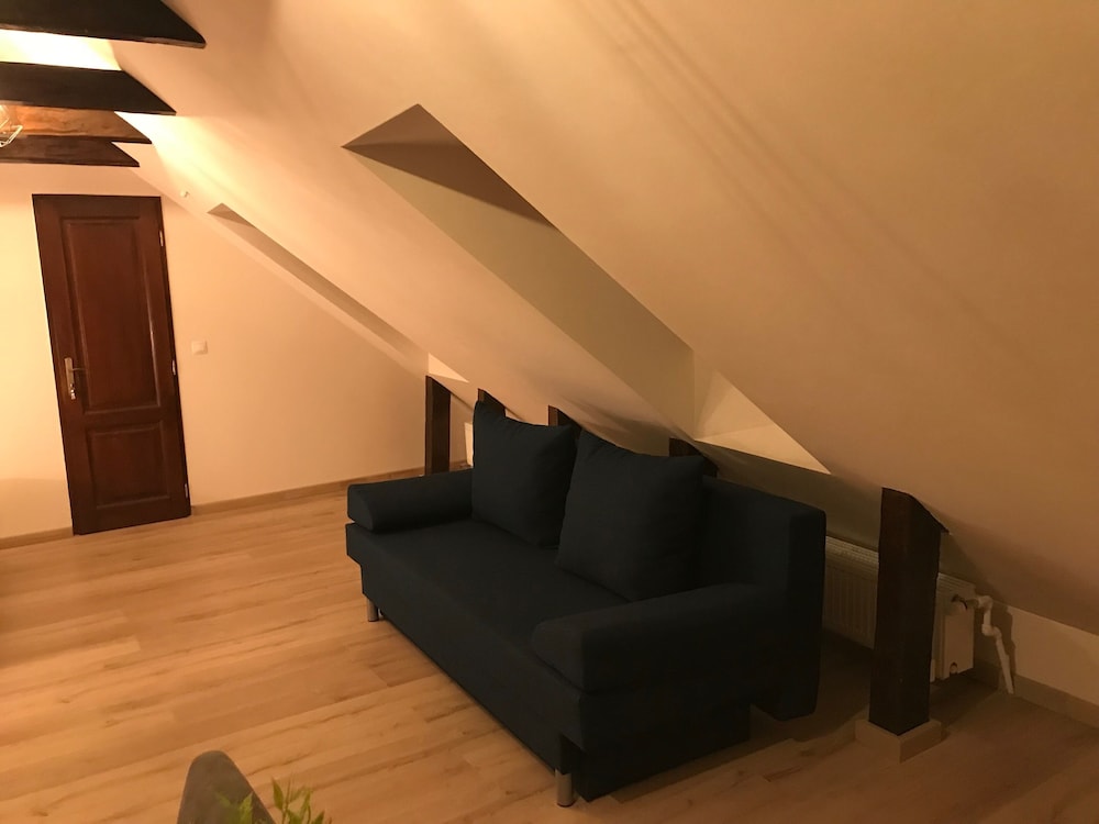 HOUSE 54