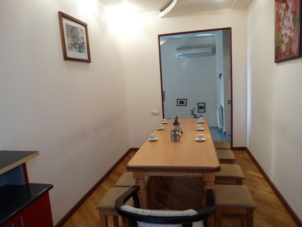 B1 HOSTEL