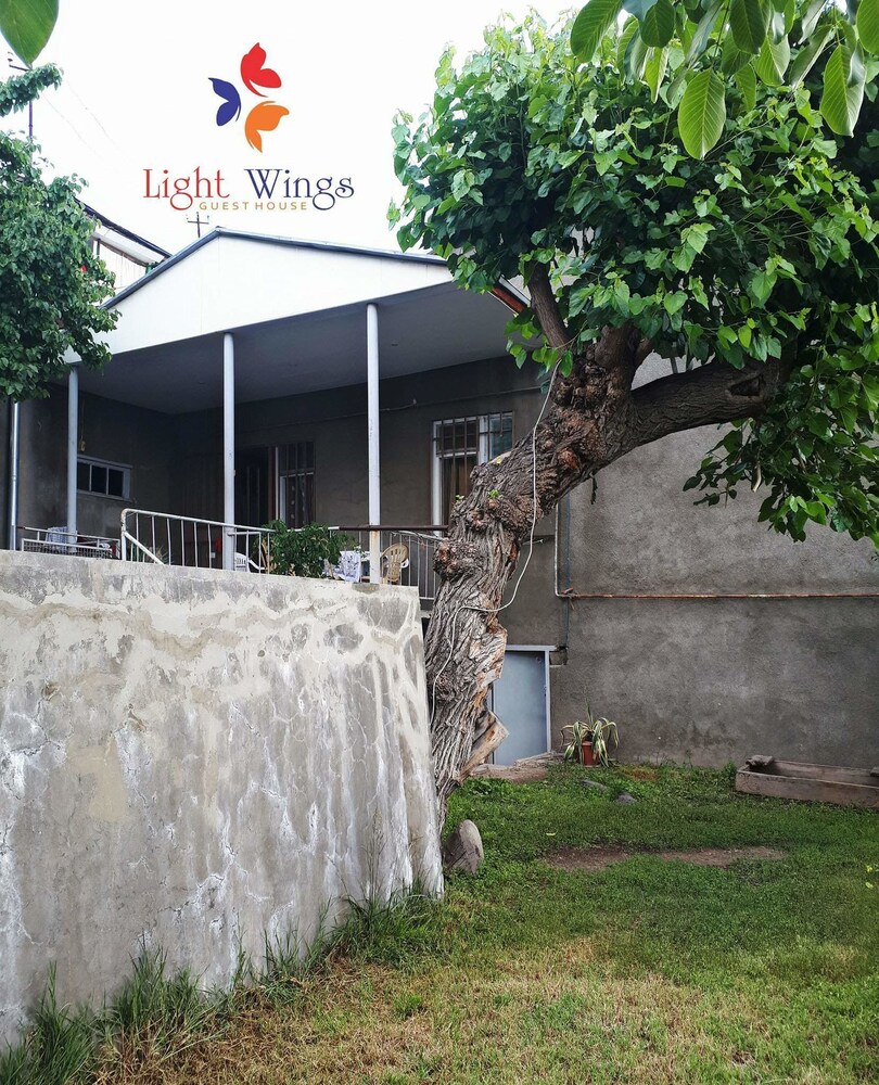 LIGHT WINGS GUESTHOUSE