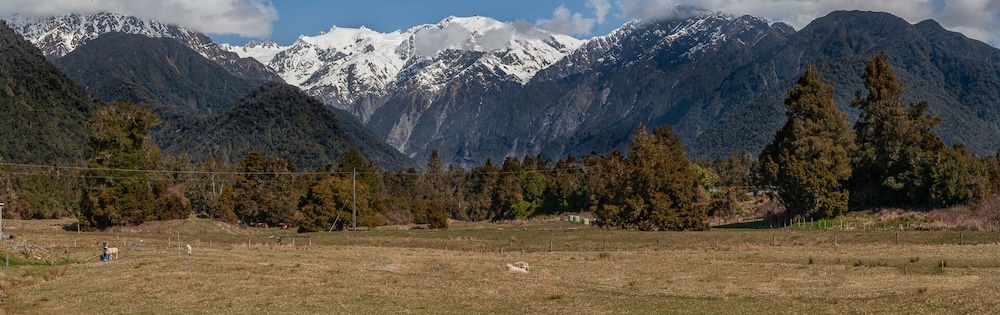 TE AWA COTTAGES