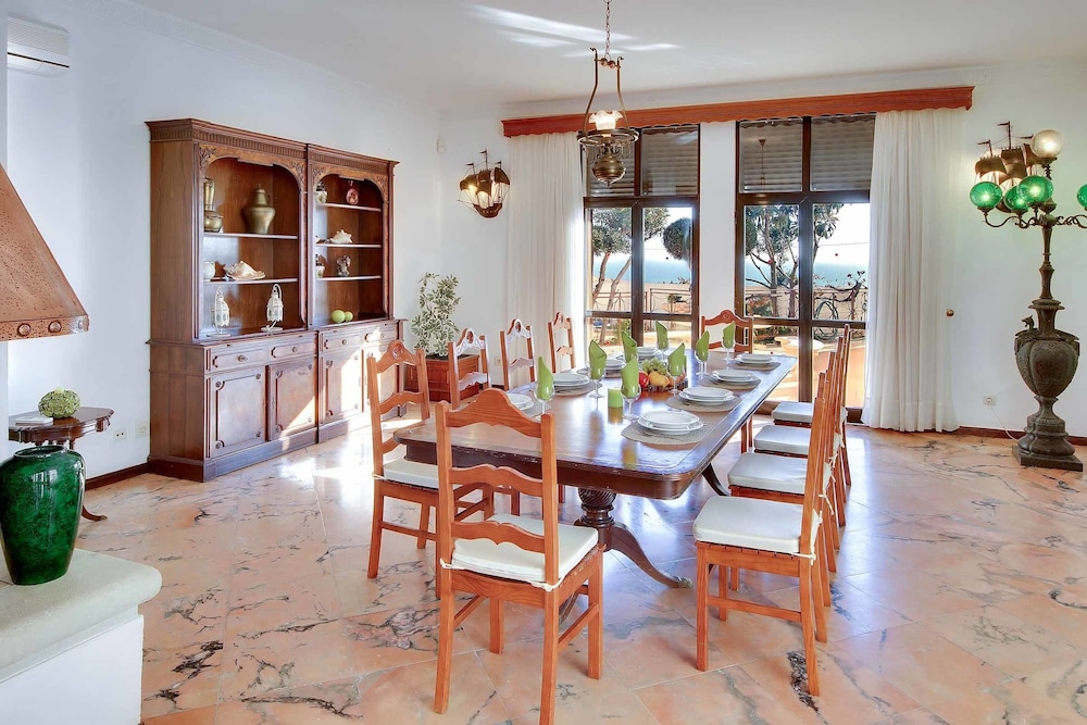 VILLA ALBUAR