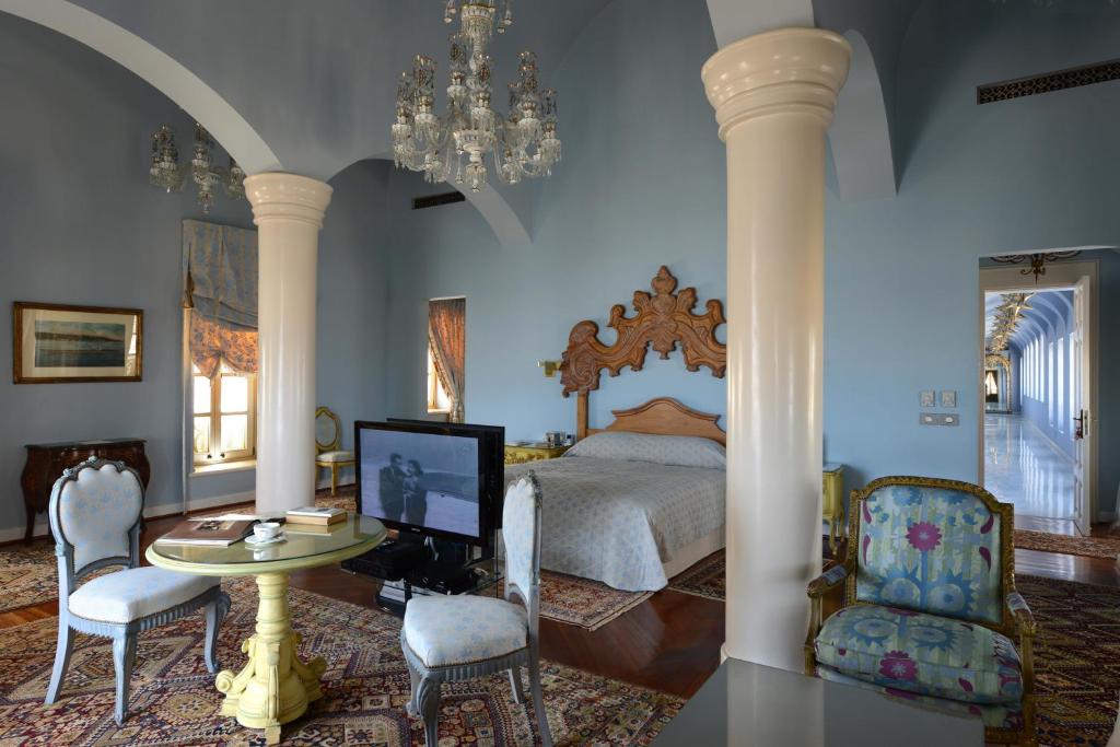 LA MAISON BLEUE - ADULTS ONLY