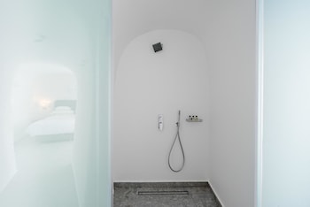 EDEN VILLAS BY CANAVES OIA