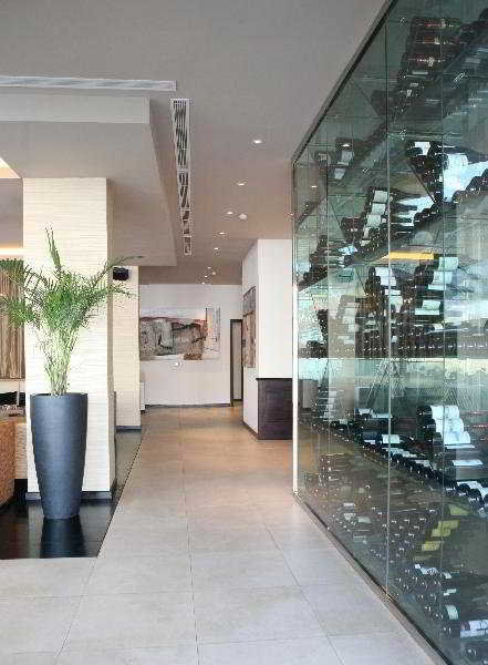 VILLA BLANCA URBAN HOTEL