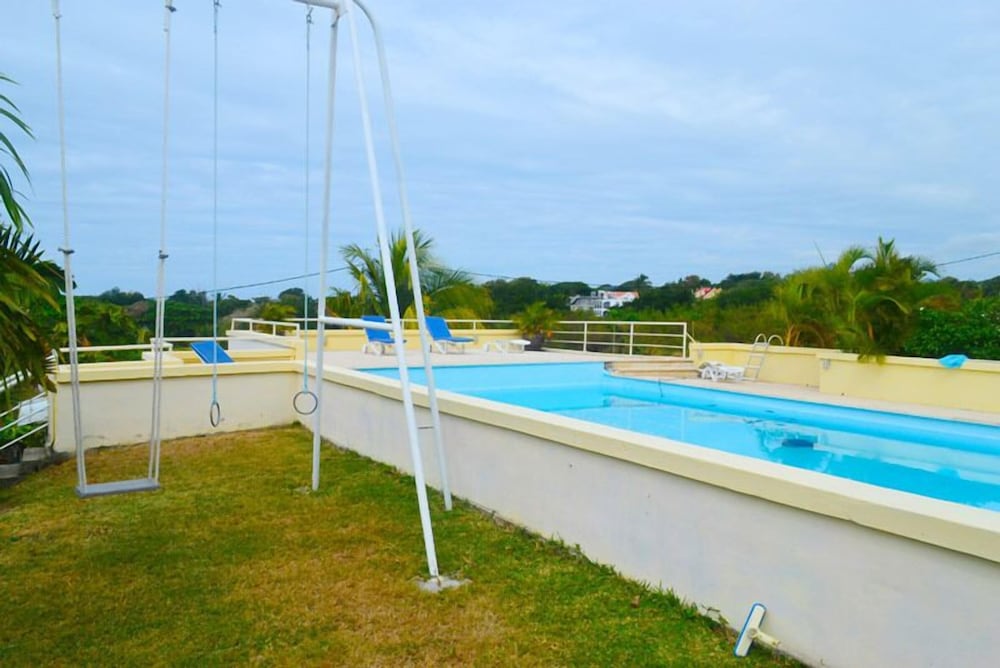 VILLA VICTORIA