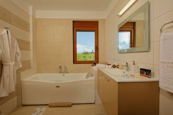 CRETAN VINEYARD HILL VILLA