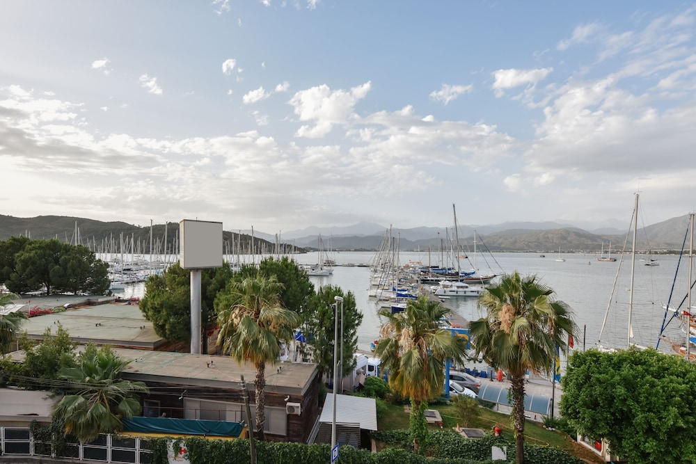 LA FARINE HOTEL
