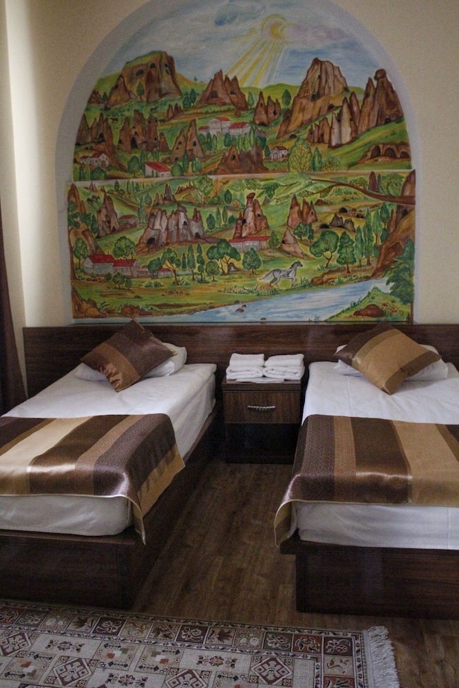 KIRCH HOTEL & RESTAURANT