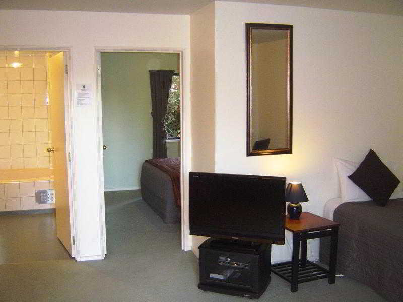 SHERBORNE MOTOR LODGE