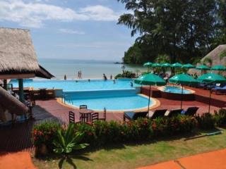 TWIN BAY RESORT