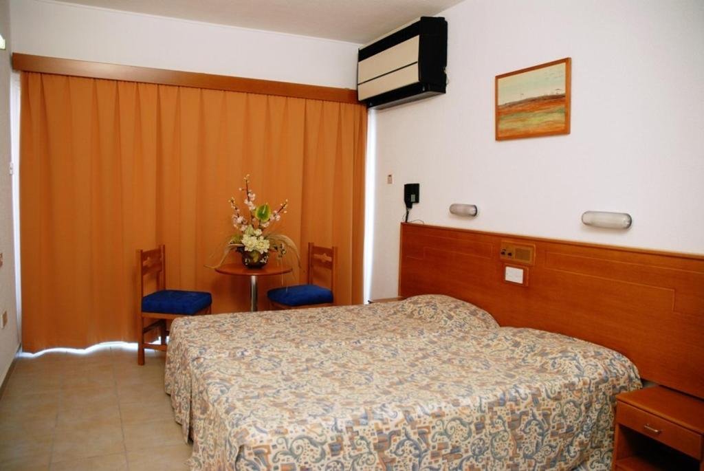 CORNELIA HOTEL