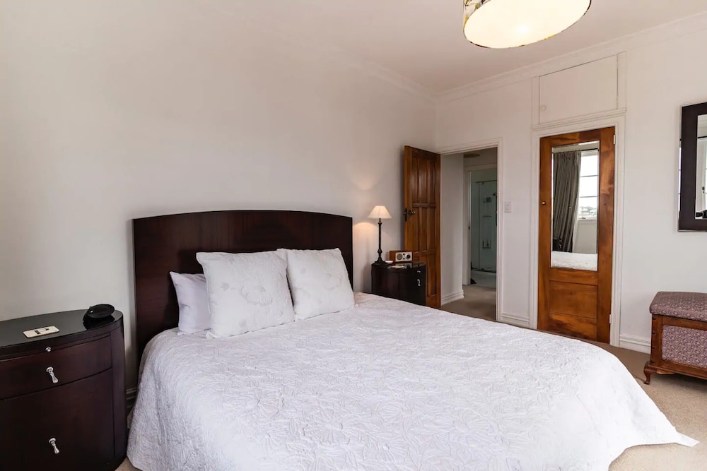 BOUTIQUE APARTMENT IN NEWMARKET