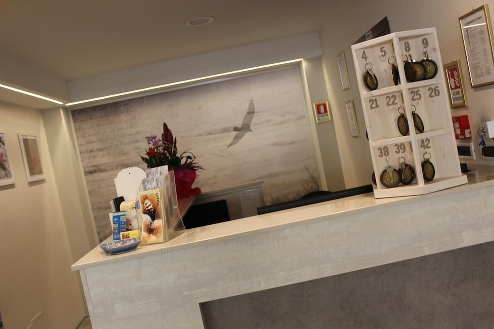 MAURI HOTEL