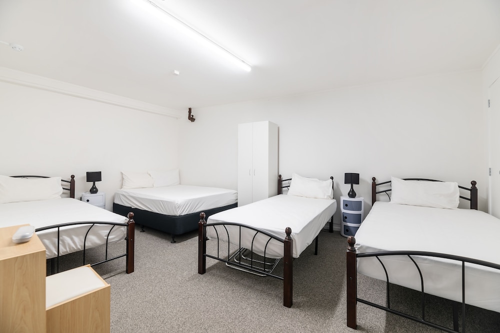 HIT HOSTEL