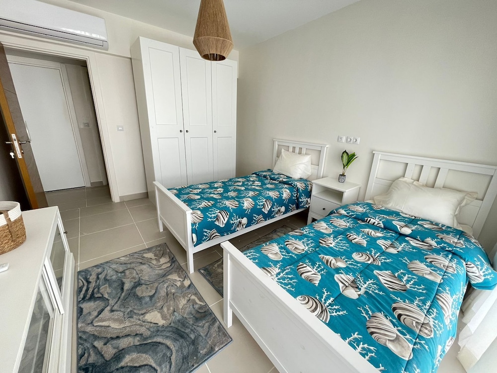 MARASSI MARINA 2 BEDROOM POOL VIEW 403