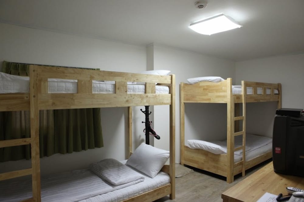 MOONS HOSTEL