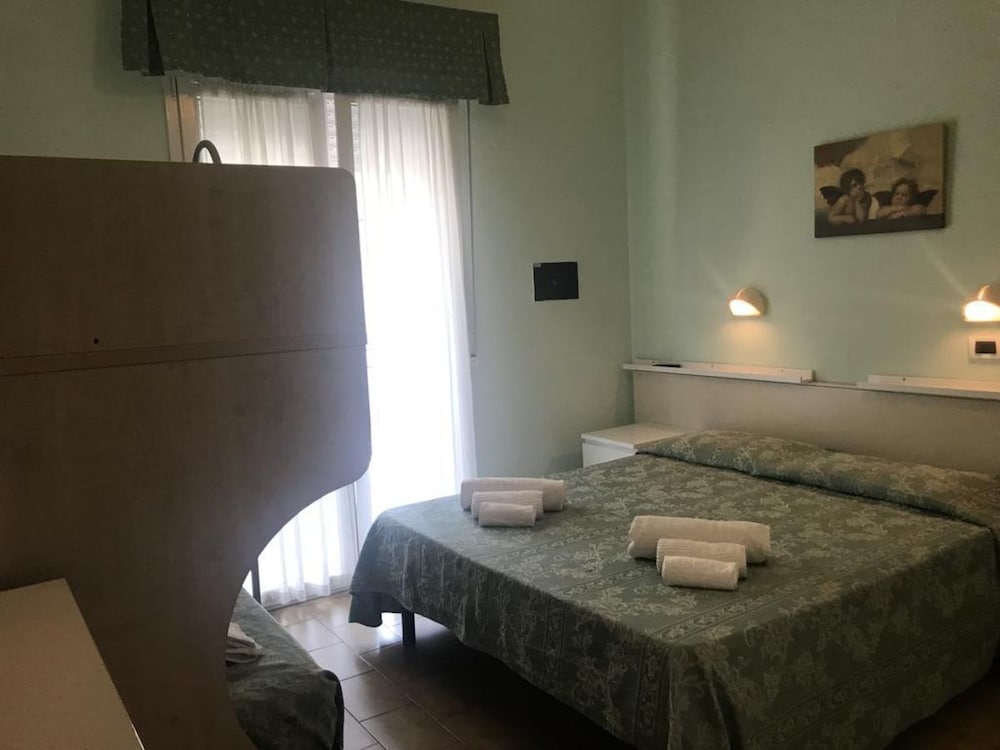VILLA MADANA