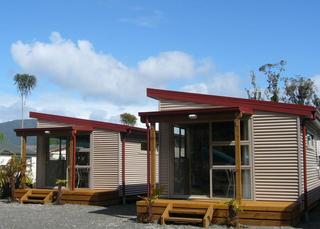 10 COTTAGES