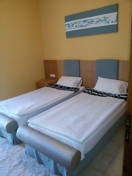 VILLA MARIA APARTMENTS