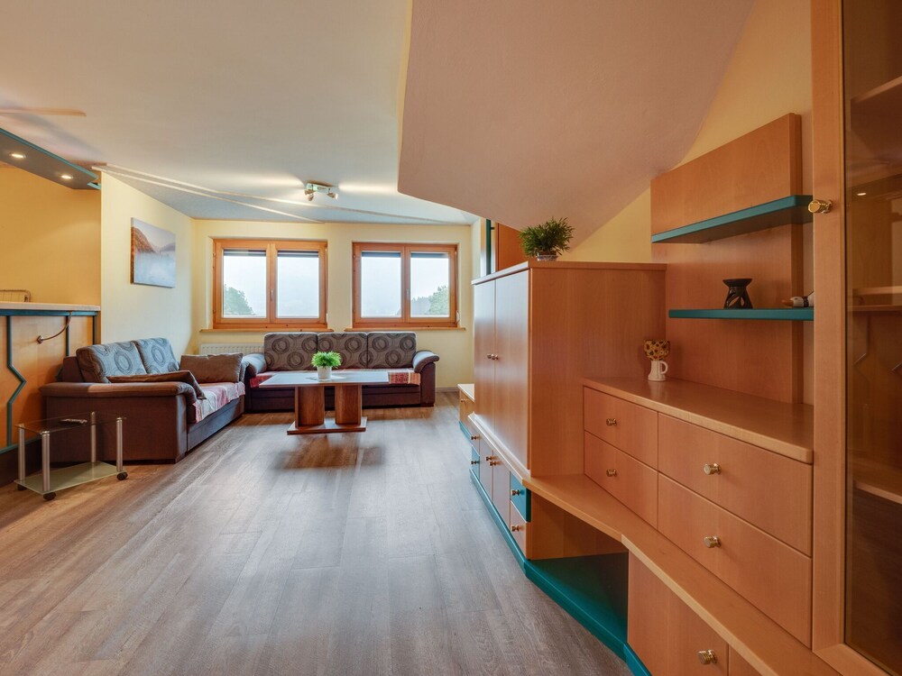 MODERN HOLIDAY APARTMENT IN ZELL AM SEE WITH MOUNTAIN VIEWS NEAR THE SKI AREA
